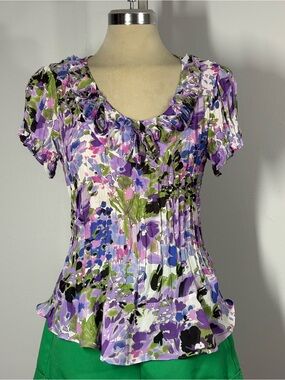 Sunny Leigh Floral Ruffle Scoop Neck Blouse in Purple Size M